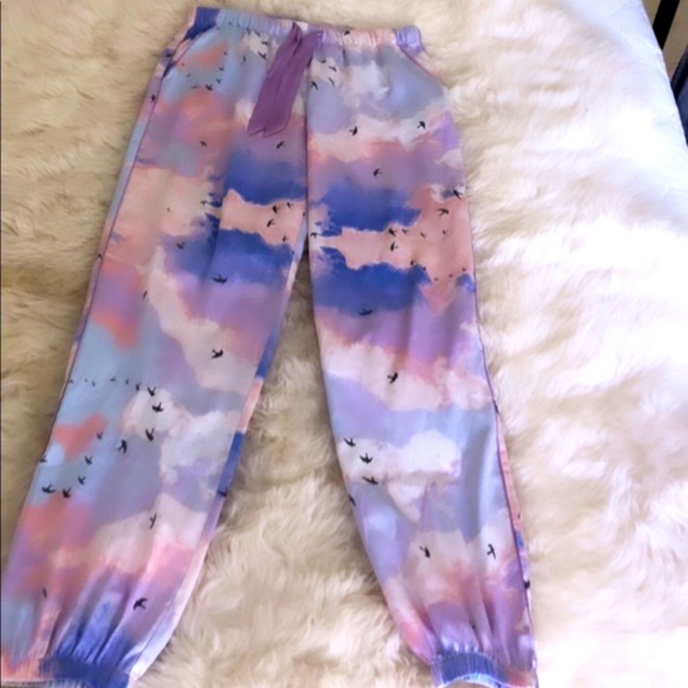 Victoria’s Secret Satin Cloud Print Pijama bottoms